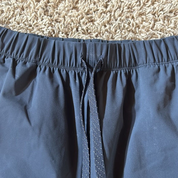 Fabletics Shorts - Picture 3 of 4